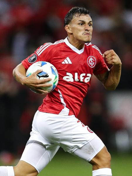 Bernabei comemora gol do Inter sobre o Nacional em duelo da Libertadores Bernabei comemora gol do Inter sobre o Nacional em duelo da Libertadores