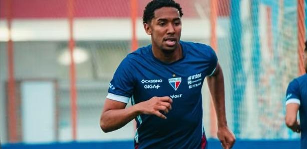 Cruzeiro contrata volante Ryan Guilherme do Fortaleza para reforçar equipe.