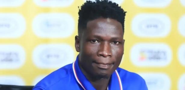 Jogador de seleção africana é morto após ser espancado ao reagir a assalto
