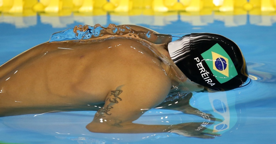 Thiago Pereira na água durante a bateria eliminatória dos 200m medley