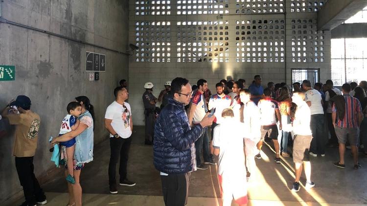 Torcedores do Bahia reclamam com policiais sobre visibilidade na área visitante do Allianz Parque - Diego Tavares/Arquivo pessoal - Diego Tavares/Arquivo pessoal