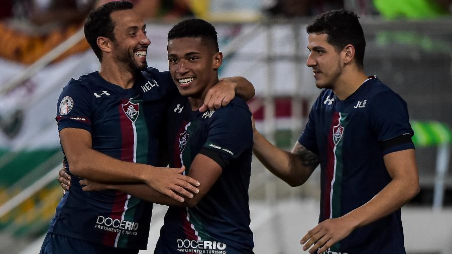 Nenê e Marcos Paulo comemoram gol do Fluminense e Resende - Thiago Ribeiro/Agif