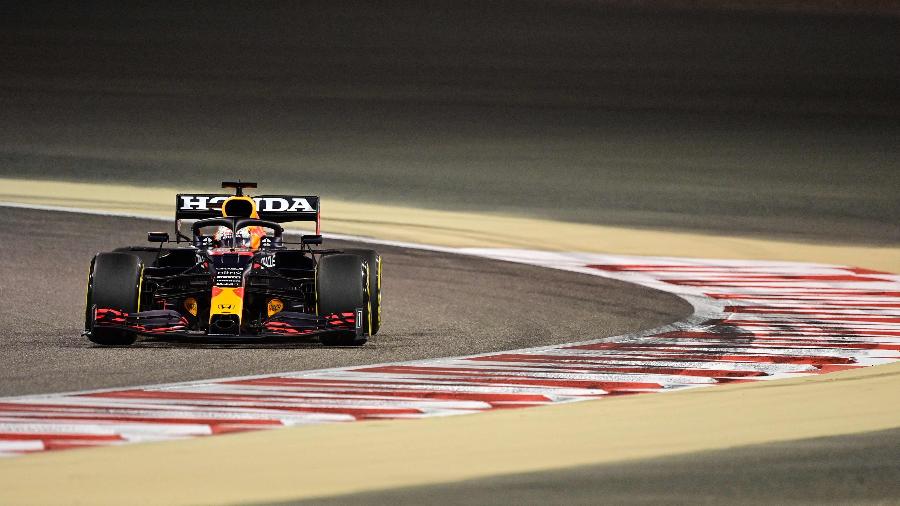 Max Verstappen, da Red Bull, durante segundo treino liver do GP do Bahrein de Fórmula 1 - ANDREJ ISAKOVIC / AFP