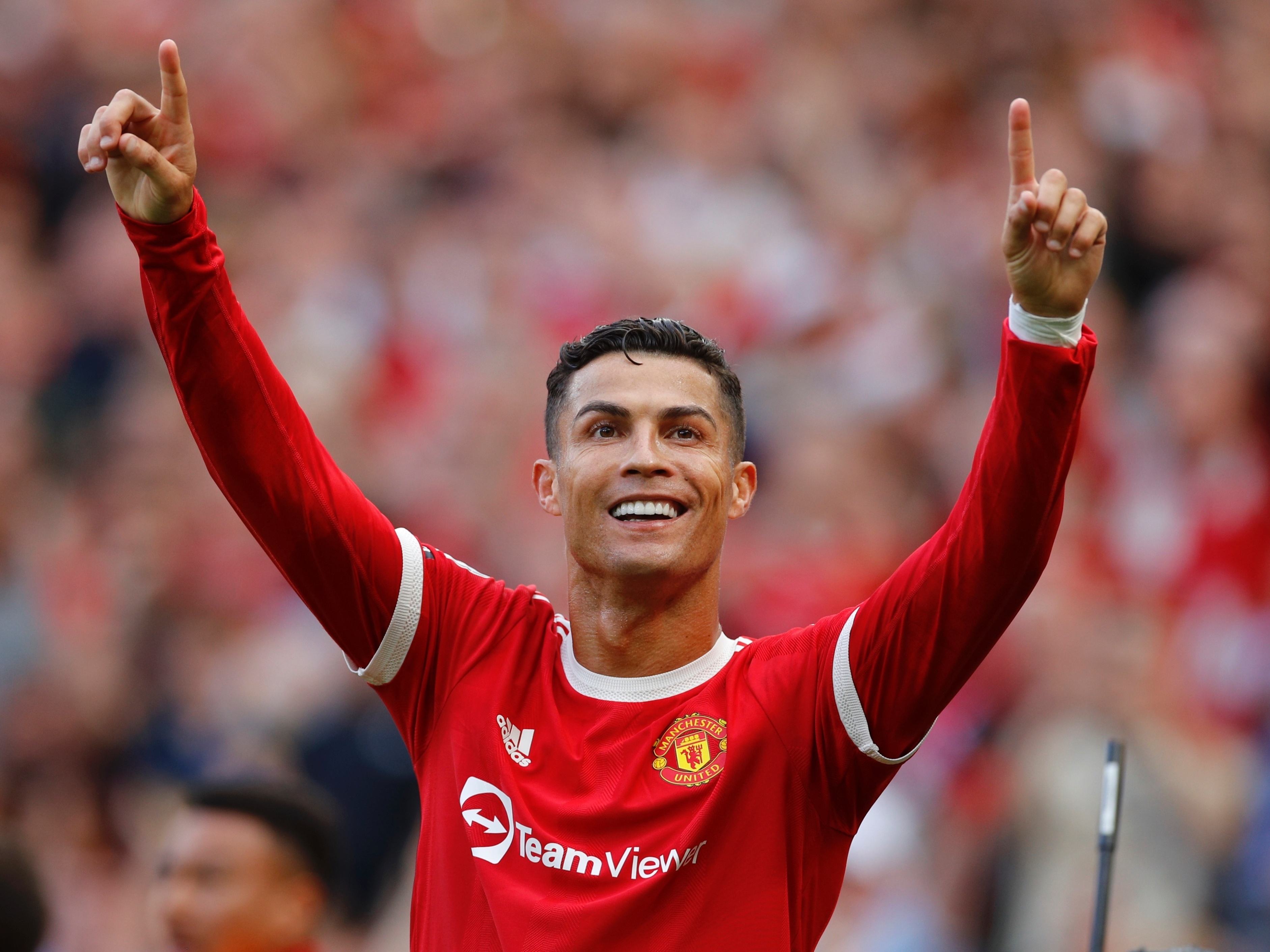 Caras  Cristiano Ronaldo eleito melhor jogador do mundo pela terceira vez
