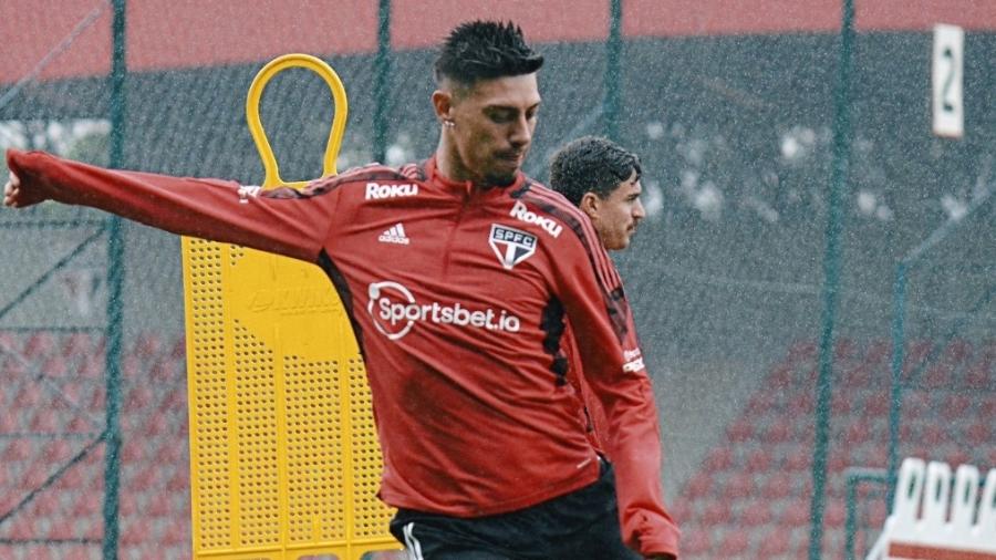 Emiliano Rigoni, meia-atacante do São Paulo, durante treino no CT da Barra Funda - Fellipe Lucena/São Paulo FC