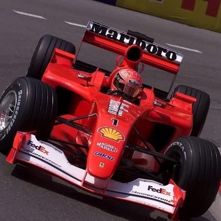 Michael Schumacher und Rubens Barrichello fuhren in jenem Jahr den F2001, Ferraris Modell für die Formel 1 - Reproduktion/Twitter - Reproduktion/Twitter