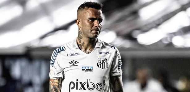 Santos vence, mas parece ser demais cobrar que o time jogue bem -  11/04/2023 - UOL Esporte