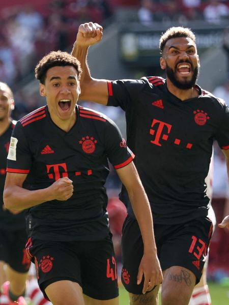 Jogadores do Bayern de Munique comemoram gol marcado contra o Colônia pelo Campeonato Alemão - REUTERS/Thilo Schmuelgen
