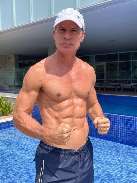 Ex-jogador Túlio Maravilha exibe corpo sarado e fala sobre 'ser campeão'