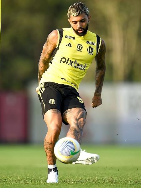 Gabigol durante treino do Flamengo