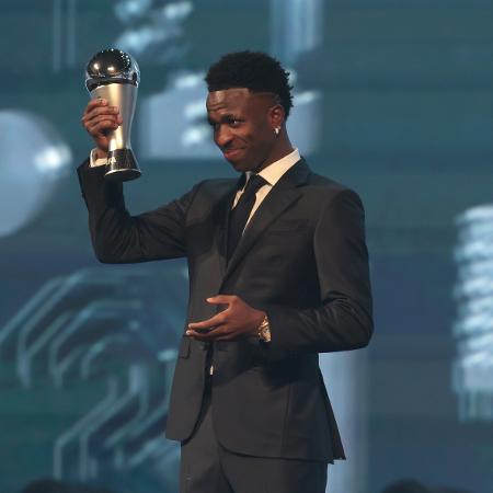 Vinicius Junior, do Real Madrid, ganha o prêmio The Best de melhor jogador do mundo