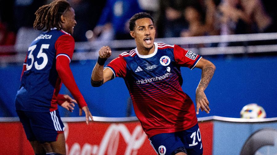 Boa temporada de estreia rendeu a Pedrinho um contrato com o Dallas FC