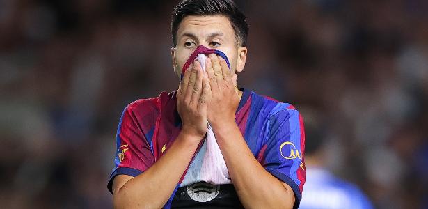Atacante do Barcelona sofre lesão grave e deve perder metade da temporada