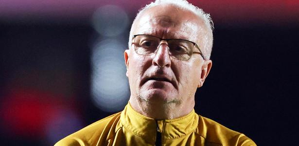 Dorival explica mudanças e evita euforia no São Paulo: 'Apenas uma partida'