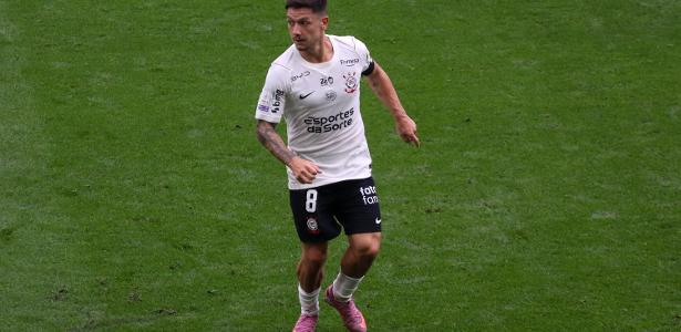 Torcida do Corinthians cobra, e Garro diz: 'Falar menos e trabalhar mais'