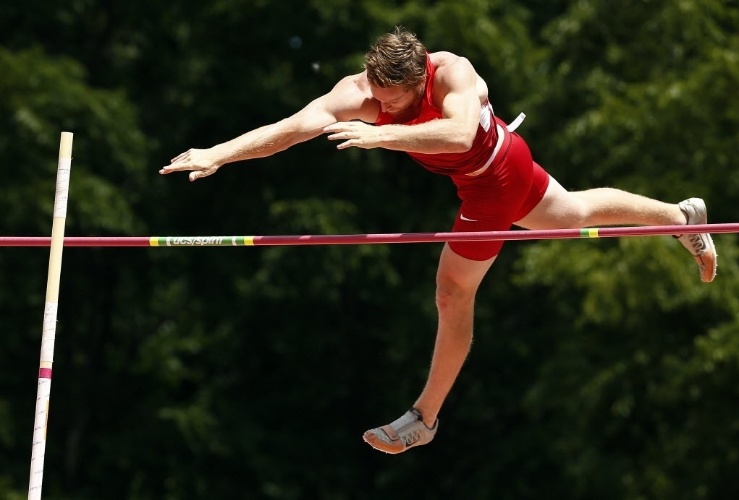 O americano Derek Masterson é atleta do decatlon e aparece na prova do salto com vara dos Jogos Pan-Americanos