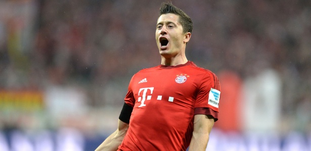 Atacante polonês marcou 5 gols em 9 minutos pelo Bayern de Munique contra o Wolfsburg  - Christof Stache/AFP Photo