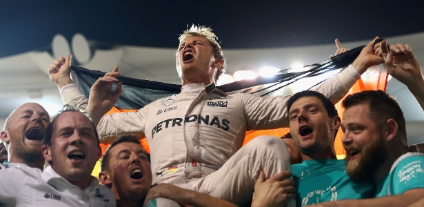 Nico Rosberg comemora título da temporada 2016 da Fórmula 1 - Clive Mason/Getty Images