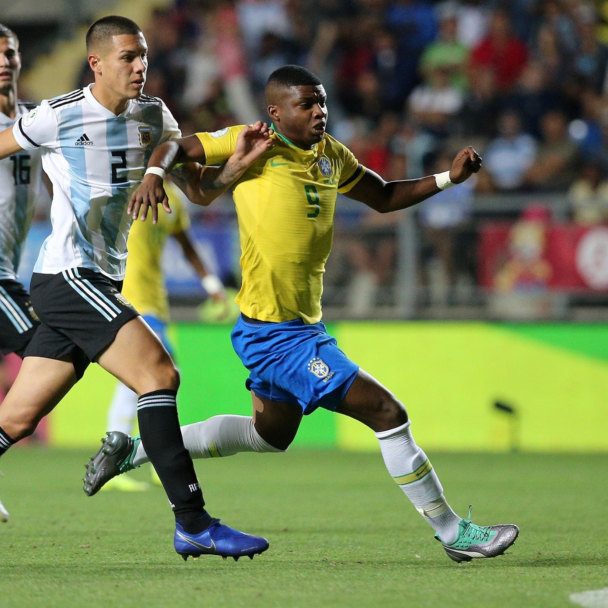 Brasil e Argentina empatam sem gols em jogo muito disputado