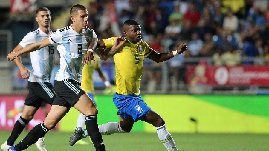 Lincoln, durante jogo entre Brasil e Argentina pelo Sul-Americano sub-20; seleção não disputa Mundial de 2019 - CLAUDIO REYES / AFP
