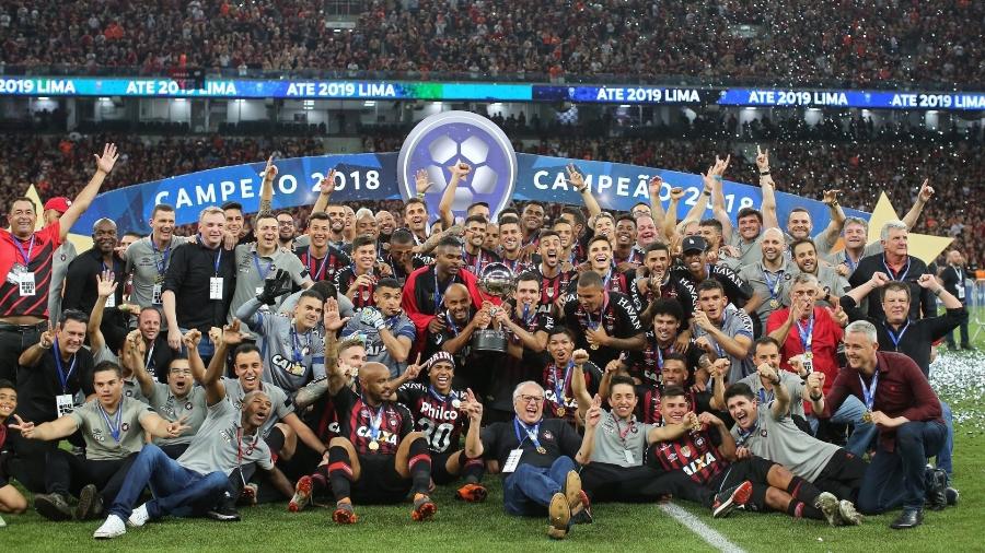 Pablo e Nikão estiveram na campanha do título do Athletico na Sul-Americana de 2018 - Divulgação/Twitter/AtléticoPR