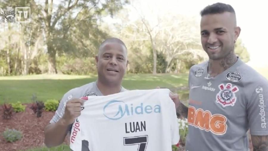 Luan ganha camisa 7 de Marcelinho Carioca em Orlando, nos Estados Unidos, onde o Corinthians estreia em 2020 - Reprodução