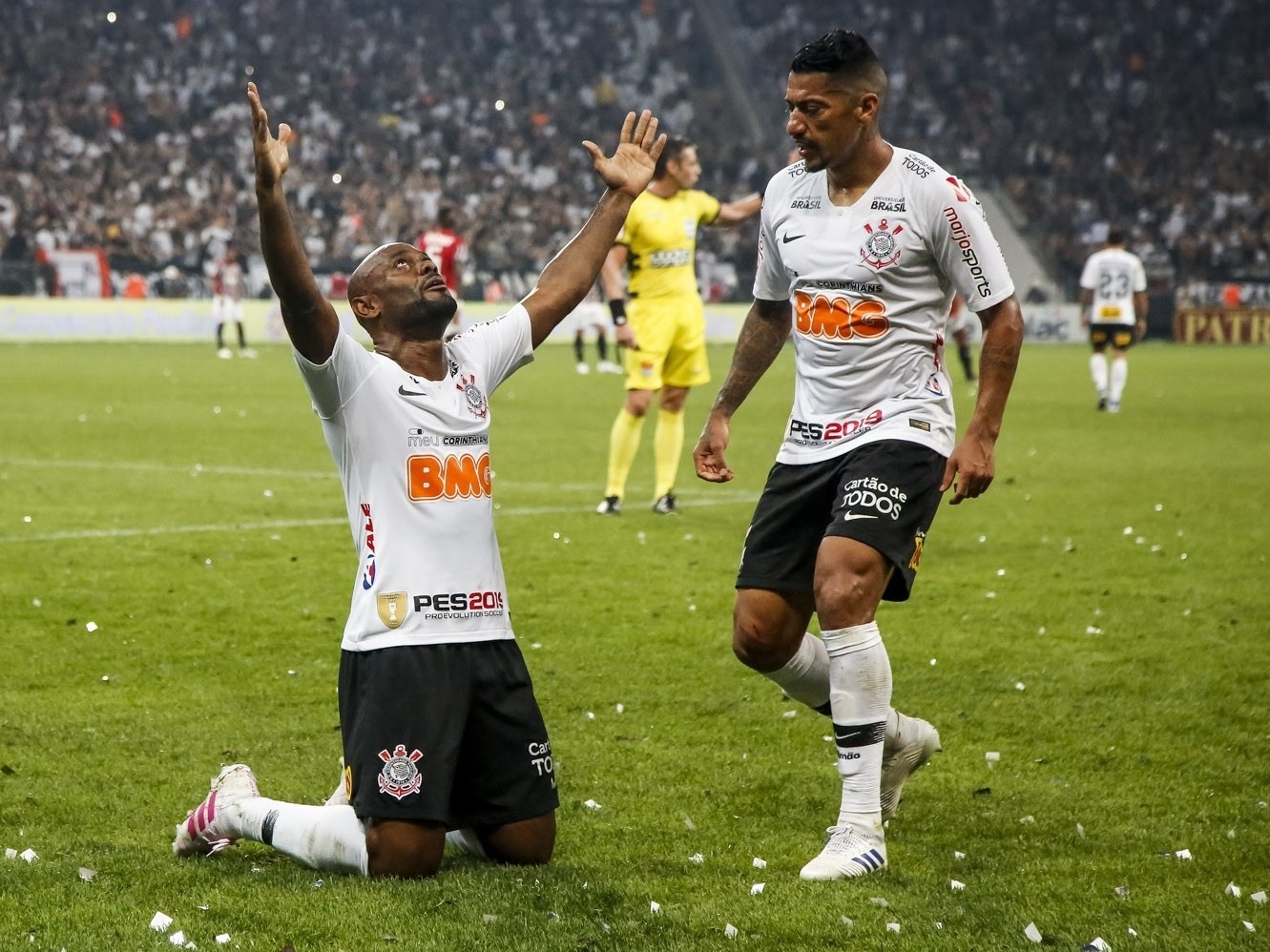 Corinthians e São Paulo brigam pelo Paulista e o prêmio de R$ 90 mil -  07/12/2021 - Esporte - Folha