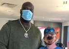 Shaq paga anel de noivado de desconhecido em joalheria; veja