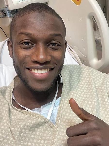 Zagueiro malinês Ousmane Coulibaly está bem após sofrer parada cardíaca em jogo no Qatar - Reprodução/Instagram