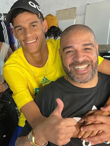 Adriano Imperador e Luva de Pedreiro se encontraram nesta terça - Reprodução