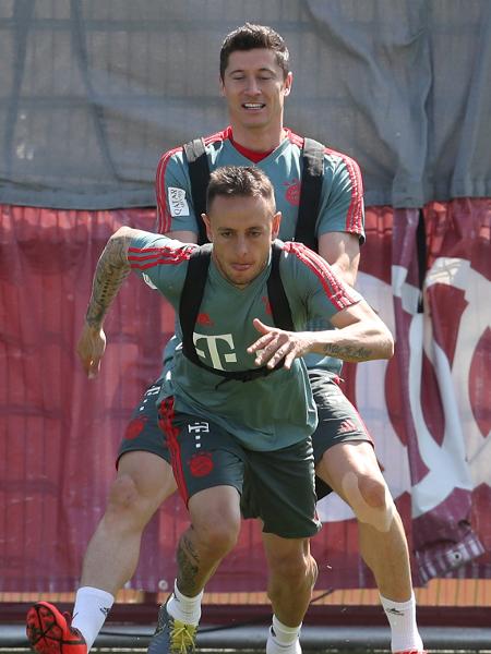 Lewandowski e Rafinha jogaram juntos no Bayern de Munique - A. Beier/FC Bayern via Getty Images