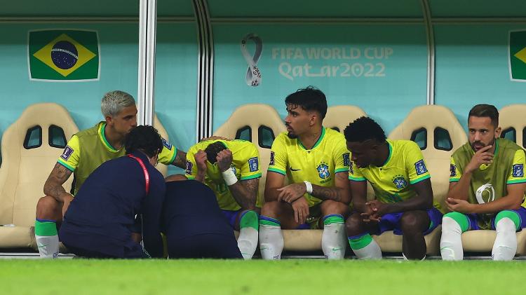 Neymar suffers nine fouls in his debut 3 Neymar laments ankle pain on the bench for Brazil vs Serbia for the World Cup - Chris Brunskill/Fantasista/Getty Images - Chris Brunskill/Fantasista/Getty Images