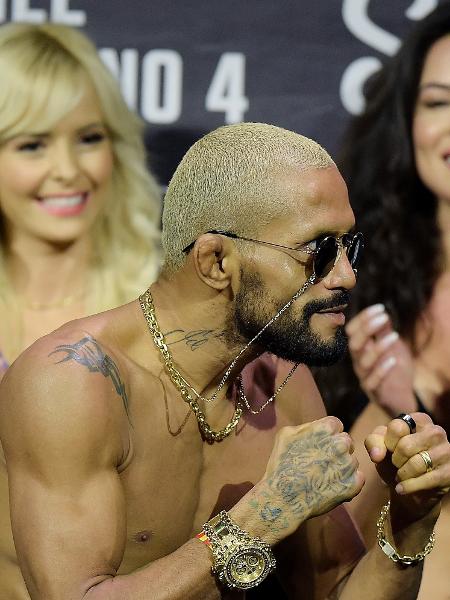 Deiveson Figueiredo durante a pesagem para o UFC 283 - Foto: Alexandre Loureiro/UFC