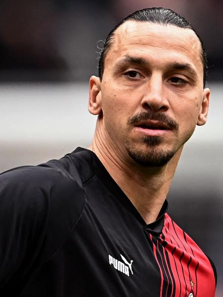 Zlatan Ibrahimovic no aquecimento de Milan x Lecce. - GABRIEL BOUYS/AFP