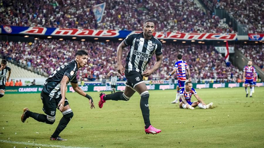 Jogadores do Ceará comemorando o gol diante do Fortaleza na final do Campeonato Cearense