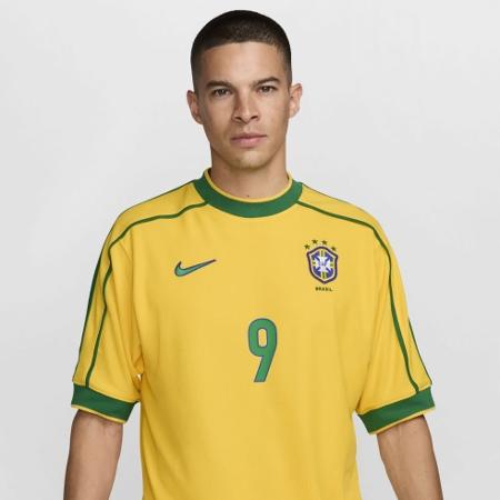 Nike relança camisa e outras peças utilizadas pela seleção brasileira em 1998