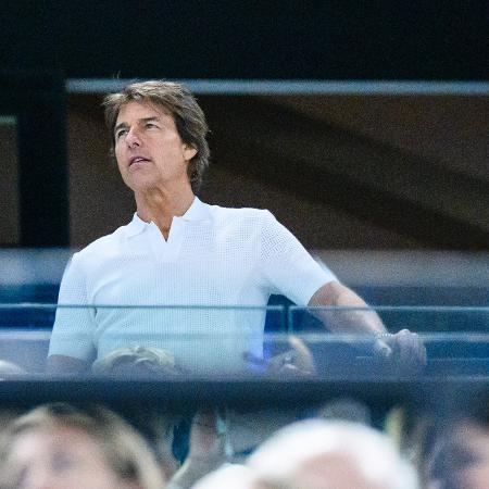 Tom Cruise assistindo a competição de ginástica artística nas Olimpíadas de Paris