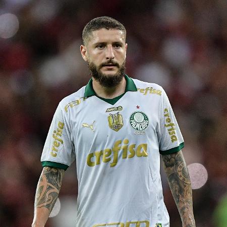 Zé Rafael, do Palmeiras, em ação no jogo contra o Flamengo, pelo Brasileirão