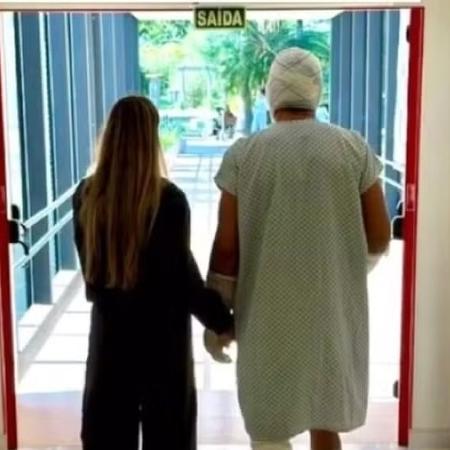 Lúcio está hospitalizado após sofrer diversas queimaduras em acidente doméstico Lúcio está hospitalizado após sofrer diversas queimaduras em acidente doméstico