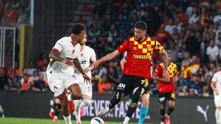 Rômulo, ex-Athletico-PT, é dos principais destaques do Goztepe Rômulo, ex-Athletico-PT, é dos principais destaques do Goztepe