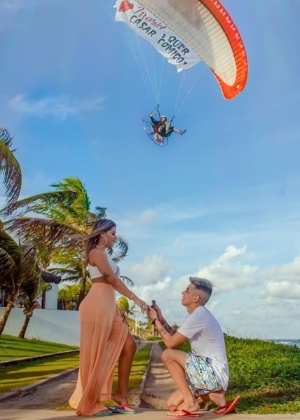 Empresário Thiago Rezino pede a mão da namorada, Ingrid Araújo, em casamento - Reprodução/Instagram - Reprodução/Instagram