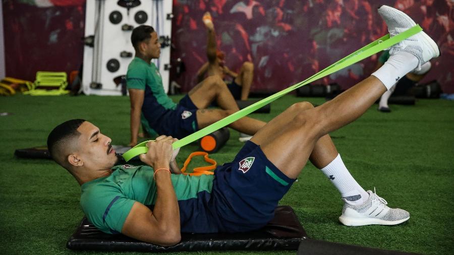 Lateral direito Gilberto se recupera de lesão durante paralisação e tem acompanhamento do Fluminense - Lucas Merçon / Fluminense F.C.   
