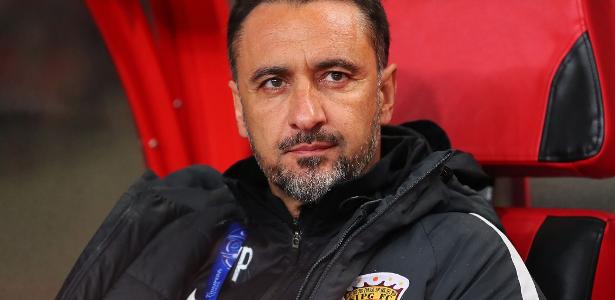 Cotado para assumir o Flamengo, Vitor Pereira é demitido do Fenerbahce