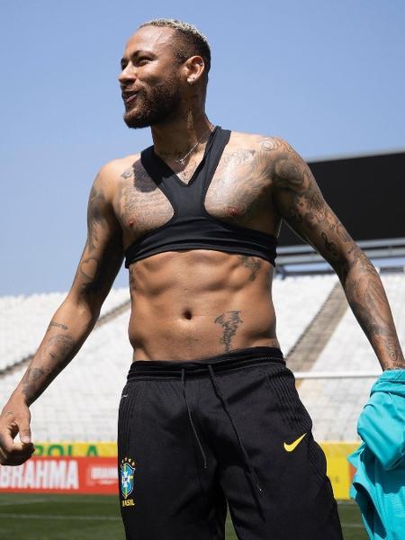 Neymar compartilhou foto sem camisa após treino da seleção brasileira - Reprodução