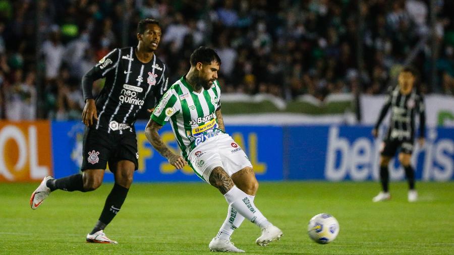 Jô marca Jadson, em jogo entre Juventude e Corinthians - Luiz Erbes/Luiz Erbes/AGIF