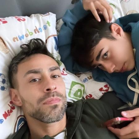 Valdívia posta foto com o filho nas redes sociais - Reprodução/Instagram