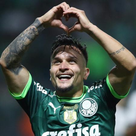 Artur celebra gol do Palmeiras sobre o Coritiba em confronto do Campeonato Brasileiro - Carla Carniel/Reuters