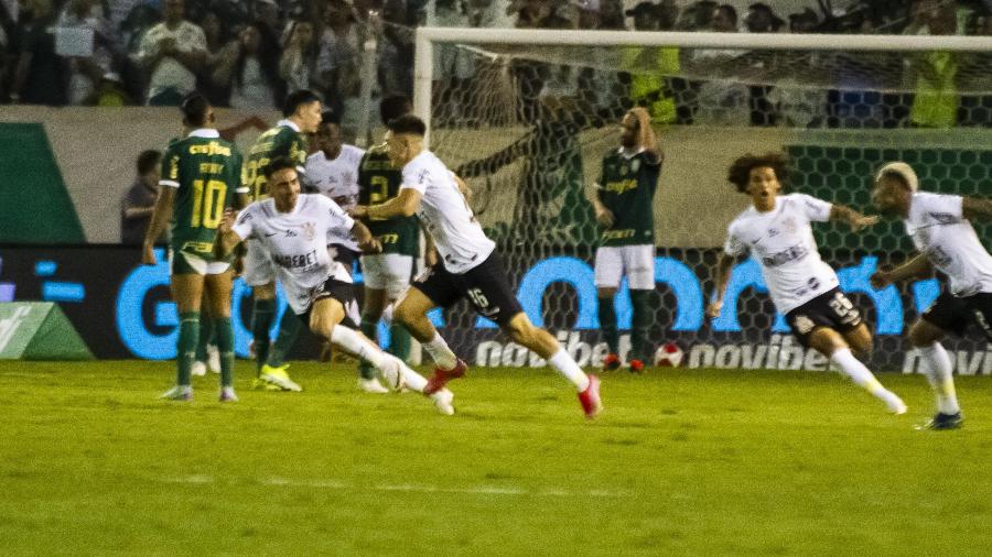 Garro comemora segundo gol do Corinthians contra o Palmeiras pelo Paulistão