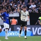 Pedro Raul vira herói, Corinthians vence e ainda sonha com classificação