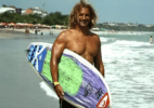Surfista australiano morre afogado após cair de prancha na Indonésia - Reprodução